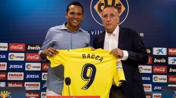 Carlos Bacca fue presentado en La Cerámica como nuevo refuerzo del Villarreal.