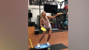 Los curiosos ejercicios de Lindsey Vonn: en uno roza el accidente