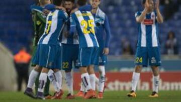 Los jugadores del Espanyol esperan sellar la permanencia en su estadio.