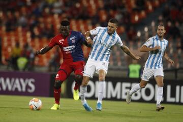 En el estadio Atanasio Girardot, Medellín derrotó 1-0 al equipo argentino con gol de Andrés Ricaurte. La vuelta será el próximo martes 25 de febrero.