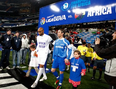 Kanouté y UNICEF España crearon el partido anual de fútbol solidario “Champions for Africa”.