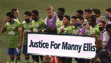 El cuadro de Washington saltó al calentamiento con playeras que tenían la leyenda “Justice For Manuel Ellis”, quien fue asesinado por brutalidad policial.