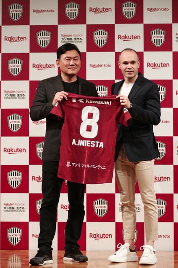 La presentación de Andrés Iniesta con el Vissel Kobe en imágenes