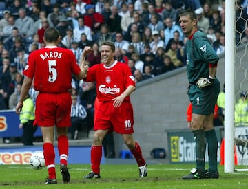 Michael Owen made his debut for Liverpool at 17, scoring a goal against Wimbledon. In 2001 he won the Ballon D'Or after winning 5 titles with Liverpool. In 2004, he signed for Real Madrid for 12 million euros, and played one season with the club.