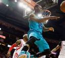 Oladipo, Vucevic y Harris se estrellaron ante Kemba Walker