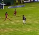 ¡Eludió al arquero!: El golazo de Gabriel Torres en Ecuador