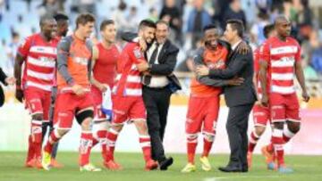 Los jugadores del Granada, felices.