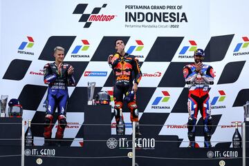 Miguel Oliveira, Fabio Quartararo y Johann Zarco en el podio del Gran Premio de Indonesia de MotoGP.