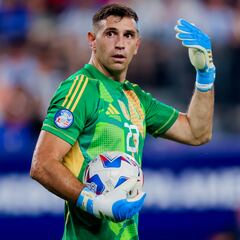 Emiliano ‘Dibu’ Martínez, a la conquista de un histórico Trofeo Yashin