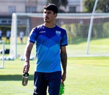 "Si un uruguayo no logra llegar a un club que esté muy bien allá, por lo general siempre aspira a salir", afirmó Servetti. 