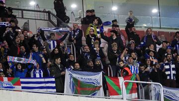 Aficionados del Alavés en el Wanda Metropolitano.