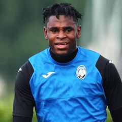 Duván Zapata vuelve a Italia para retomar entrenamientos