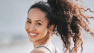 Auriculares de conducción ósea: qué son y cómo funcionan estos cascos