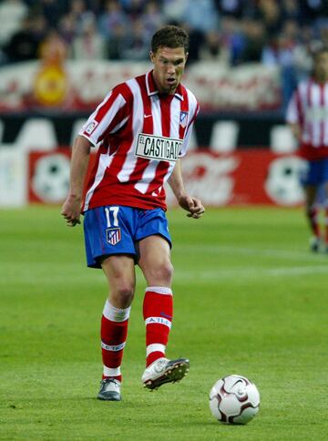 Jugó dos temporadas en el Atlético desde 2003 hasta 2005. Militó en el Osasuna la temporada 2012-13.