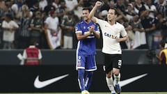 La U hizo el desgaste, pero se fue derrotado por Corinthians