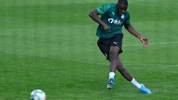 Karim Yoda, en un entrenamiento del Racing