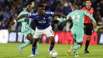 Jader Valencia en un partido de Millonarios.