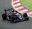 McLaren por fin vuelve a rodar tras dos horas con problemas