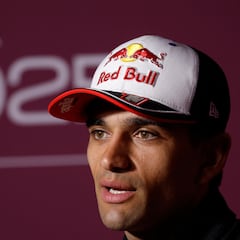 Aprilia lucha por Martín