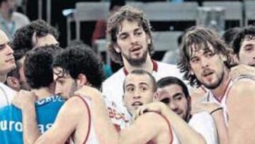 <b>¡AHÍ VIENEN! </b>La Selección española ya tiene rival en semifinales: Grecia. Campeones del mundo contra campeones de Europa. Partidazo hoy en el Palacio de Deportes.