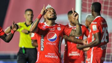 Duv&aacute;n Vergara en un partido de Am&eacute;rica de Cali en la Liga BetPlay