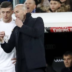 Zidane arrincona a Jovic