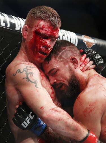 La amistad es primero: Cormier no enfrentará a Caín Velásquez