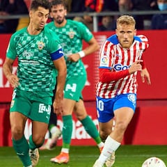 Los capitanes renuevan un año