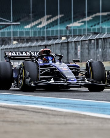 Vista general del nuevo coche Williams para el mundial de 2025 haciendo sus primeras pruebas en el circuito de Silverstone.