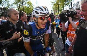 Marcel Kittel vence sobrado al sprint y se queda a un segundo de la maglia rosa