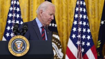 El presidente Joe Biden termina de hablar sobre la pandemia de coronavirus en el Sal&oacute;n Este de la Casa Blanca en Washington, el martes 3 de agosto de 2021. 