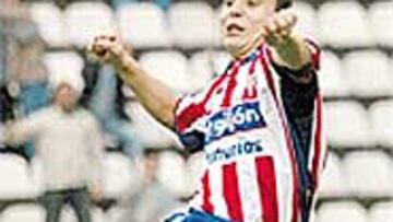 <b>NOVEDAD</B>. Borreguero volverá al eje del centro del campo del Sporting en el choque ante el Cádiz.