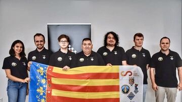 Kiril Shevchenko con el club de Silla, el tercero por la izquierda.