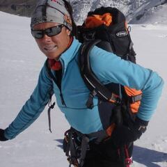 Los 14 ochomiles de Edurne: Katmandú era Ibiza, la 'traición' de la Coca Cola, 'papá' Juanito...