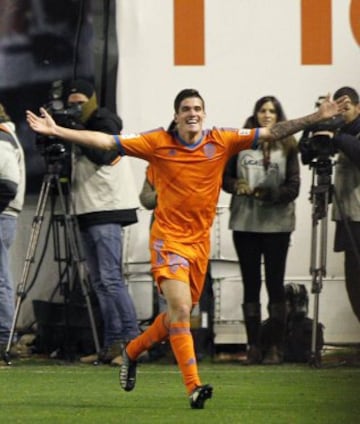 1-2. Rodrigo De Paul celebra el segundo tanto.