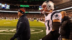 Nov 27, 2016; East Rutherford, NJ, USA; New England Patriots tight end Rob Gronkowski (87) leaves the game for during the first against the New York Jets at MetLife Stadium. Mandatory Credit: Robert Deutsch-USA TODAY Sports
