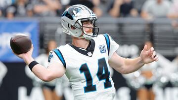 Follow all the National Football League action as it happens from the Bank of America Stadium in Charlotte, North Carolina.