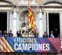 La plaza Sant Jaume se llena para recibir a las campeonas