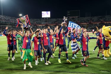 Hansi Flick ganó su primera liga con el Barcelona, que le sacó al final de la temporada 4 puntos al Real Madrid.