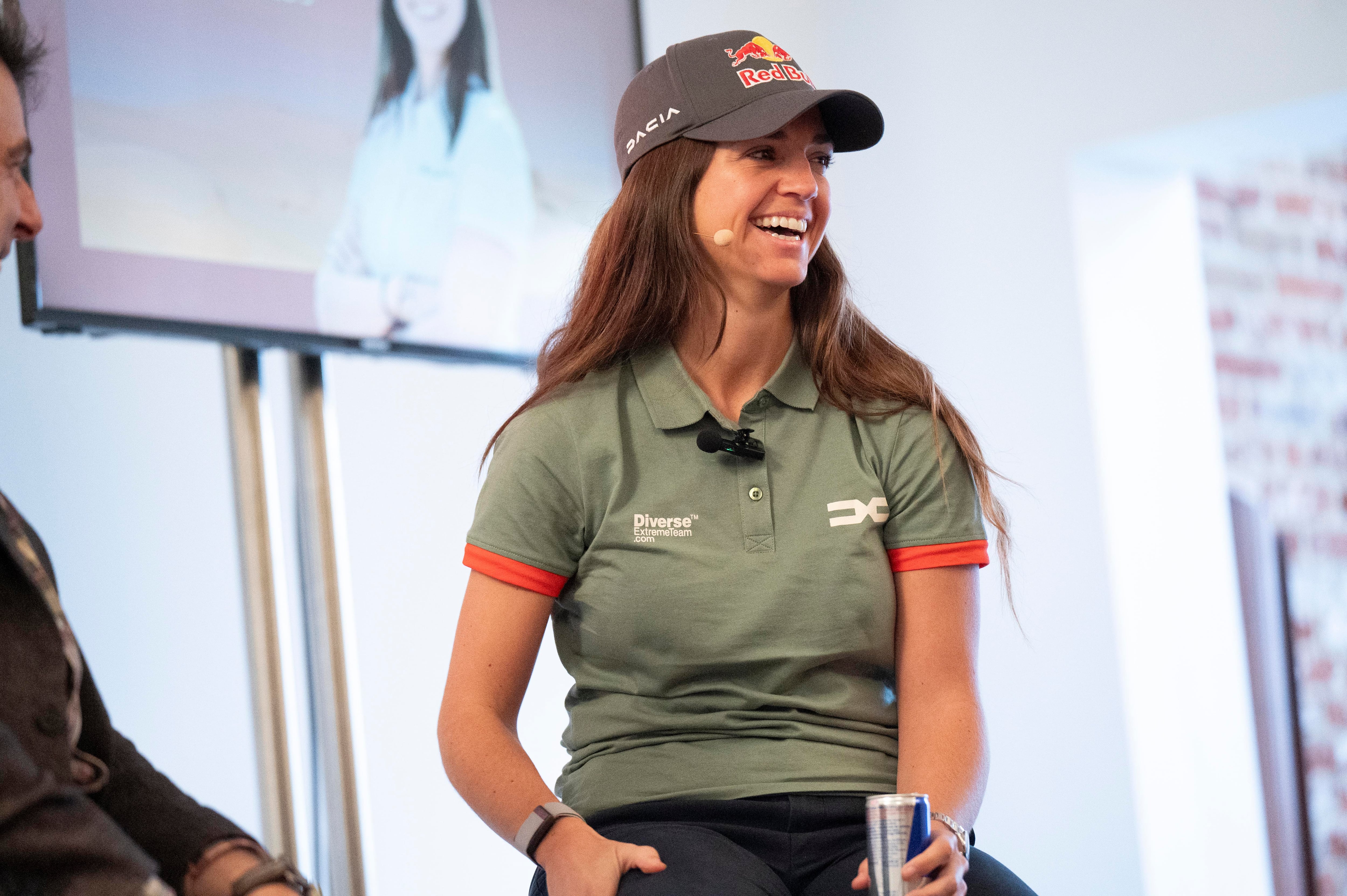 Cristina Gutiérrez durante su presentación para el Dakar 2026 con Dacia.