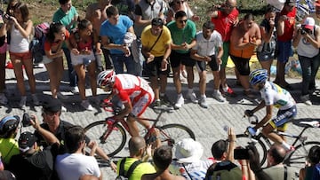 Joaquim Rodríguez y Alberto Contador, durante la subida al Mirador de Ézaro en la Vuelta a España 2012.