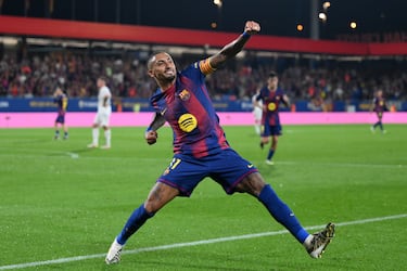 4-0. Raphinha celebra el cuarto tanto.