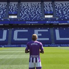 Kenedy, “muy contento” de estar en su nueva casa