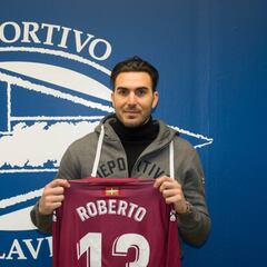 Roberto Jiménez vuelve a los entrenamientos del Alavés