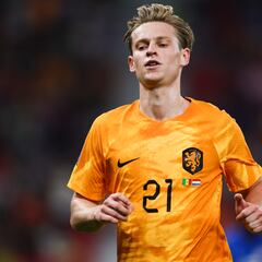 Koeman da una nueva oportunidad a Frenkie de Jong