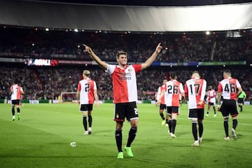 ROTTERDAM - Santiago Gimenez of Feyenoord celebrates the 2-0 during the Dutch Eredivisie match between Feyenoord and FC Emmen at Feyenoord Stadium de Kuip on August 27, 2022 in Rotterdam, Netherlands. ANP OLAF KRAAK (Photo by ANP via Getty Images)