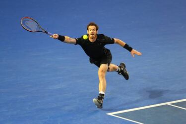 Djokovic overpowers Murray to take Australian Open title