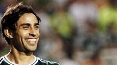 Valdivia suma minutos en Brasil con miras a la Copa América