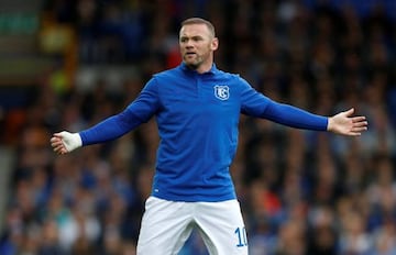 Everton's Wayne Rooney reacts