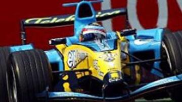 <b>TROMPO. </B>Fernando Alonso perdió el control del coche en la vuelta 40 y no se pudo reintegrar a la carrera.